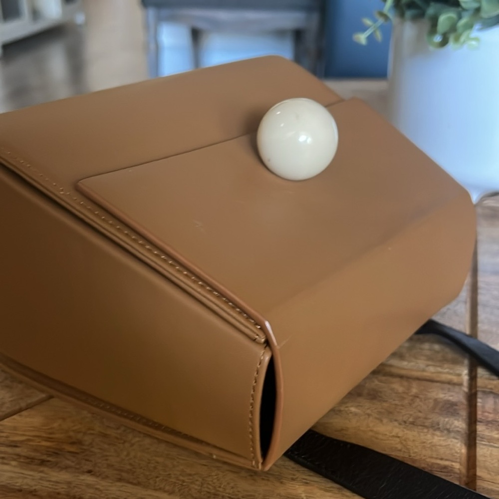 MATTER MATTERS GALLERY
MINI TRAPEZOID SHOULD BAG - BROWN Leather Crossbody Bag - Picture 13 of 16